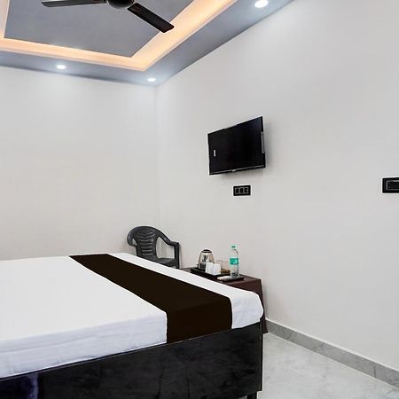 Hotel O Karan Residency Нью-Дели Экстерьер фото