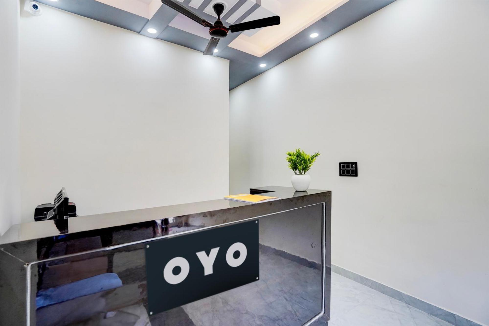 Hotel O Karan Residency Нью-Дели Экстерьер фото