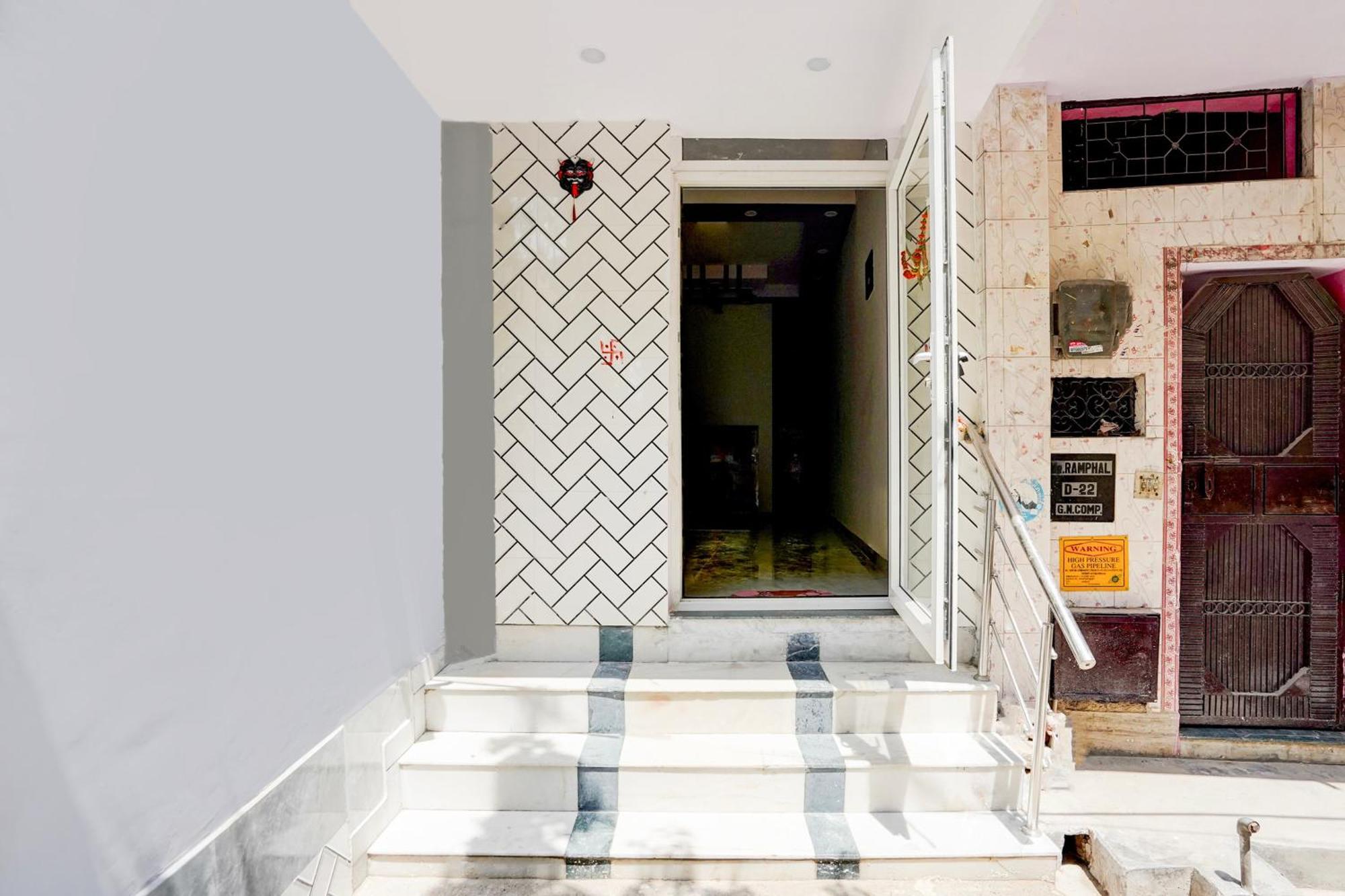 Hotel O Karan Residency Нью-Дели Экстерьер фото