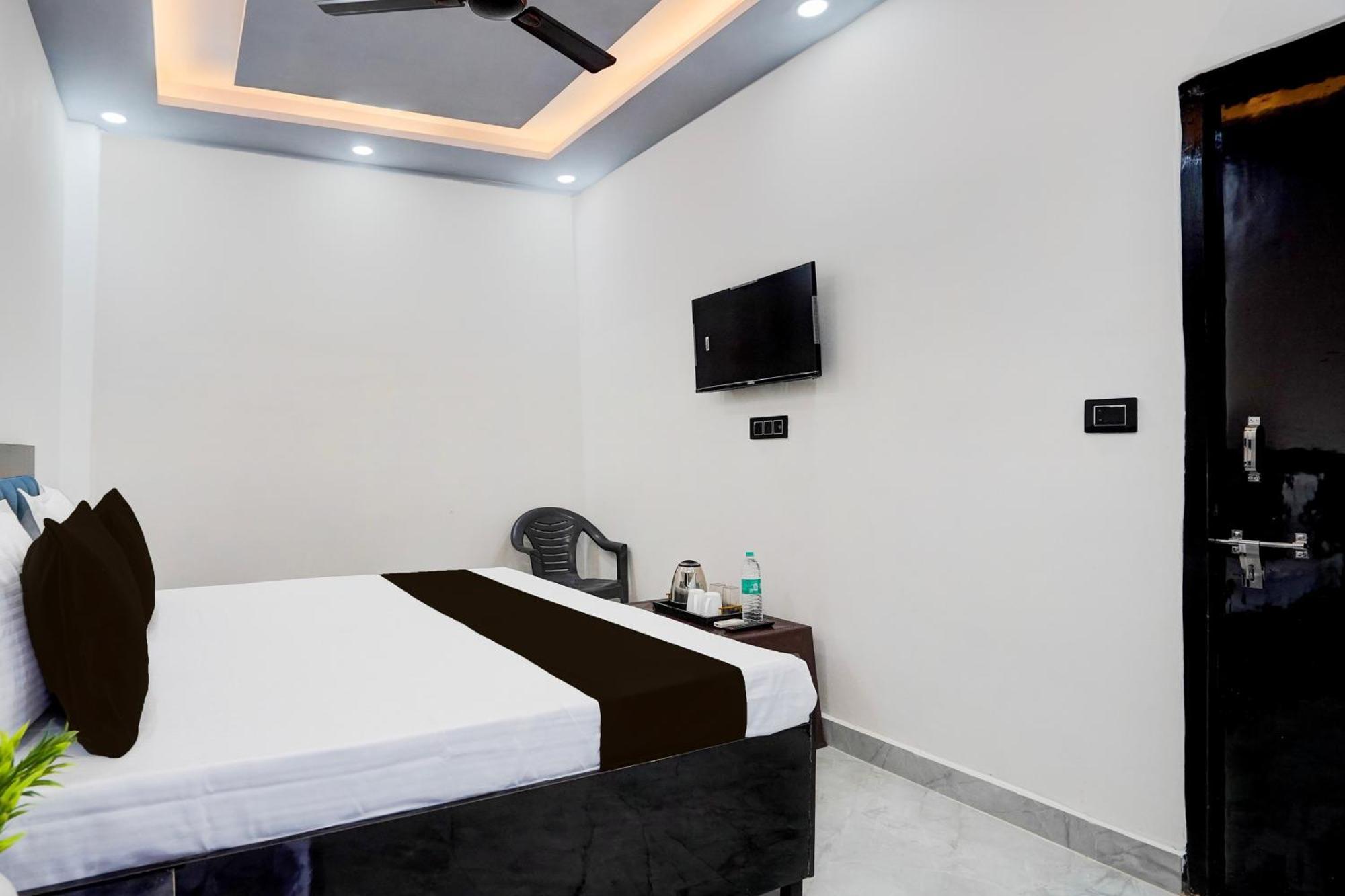 Hotel O Karan Residency Нью-Дели Экстерьер фото