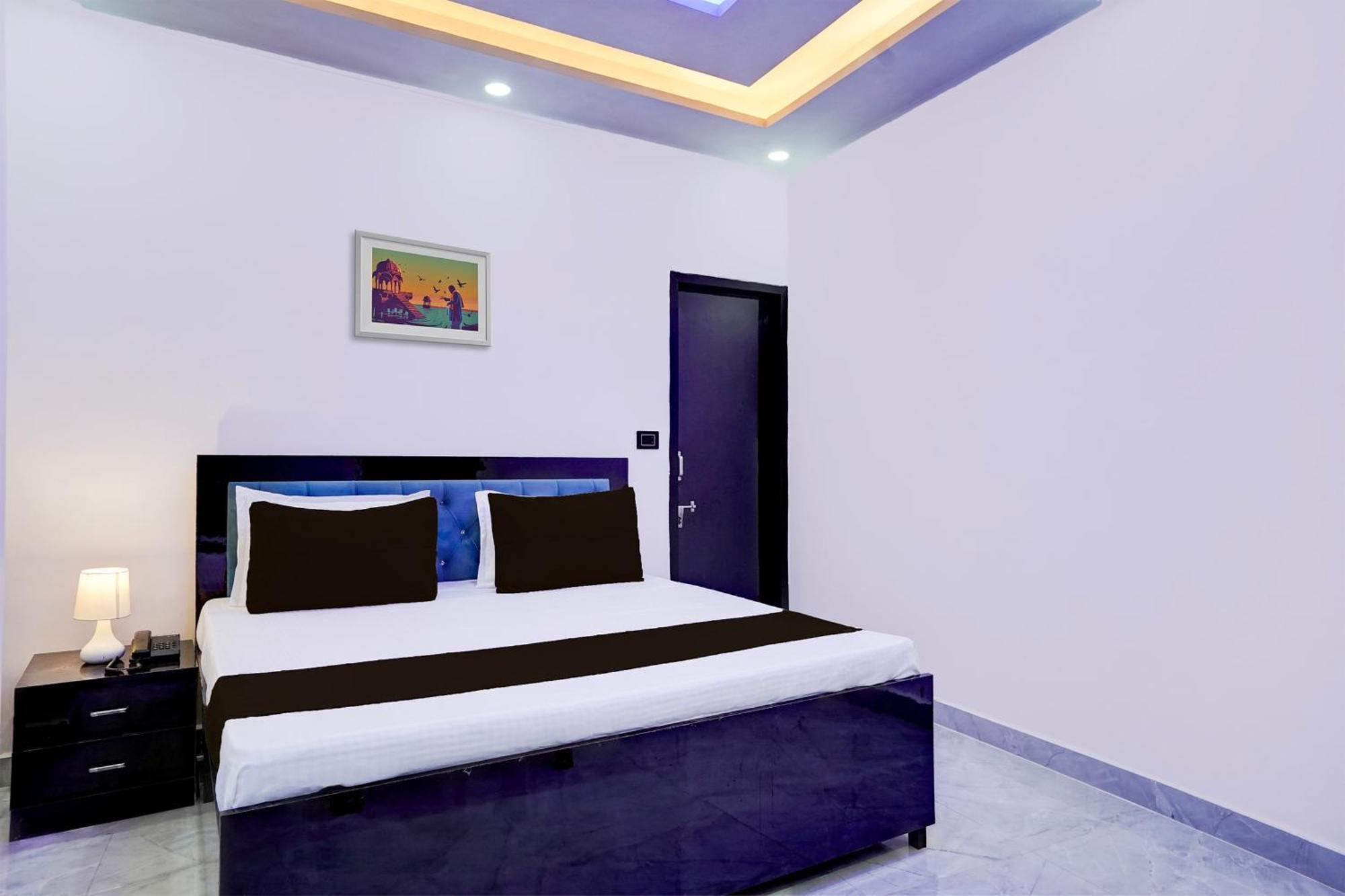 Hotel O Karan Residency Нью-Дели Экстерьер фото