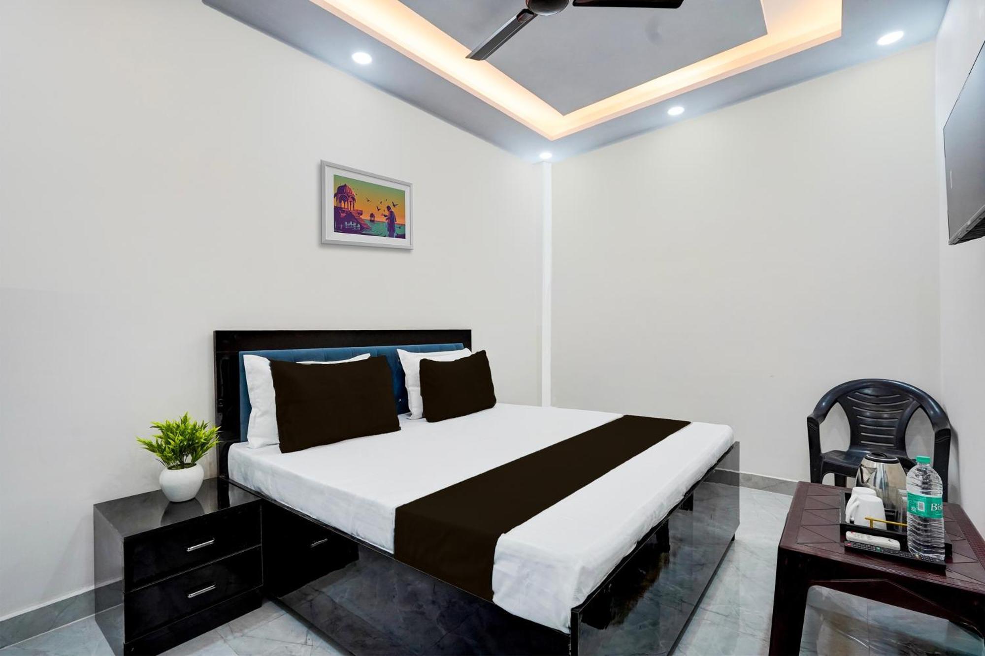 Hotel O Karan Residency Нью-Дели Экстерьер фото