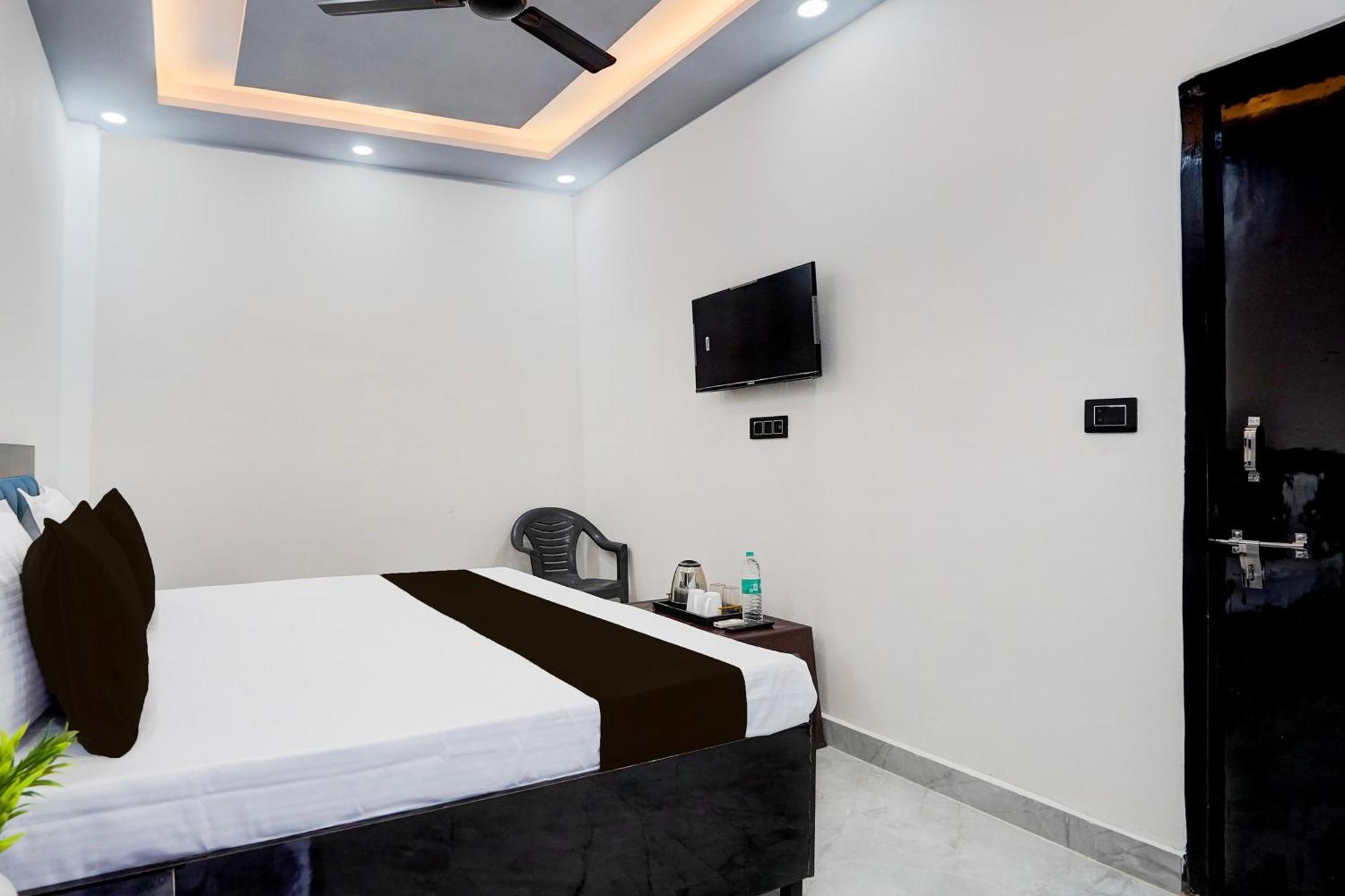 Hotel O Karan Residency Нью-Дели Экстерьер фото