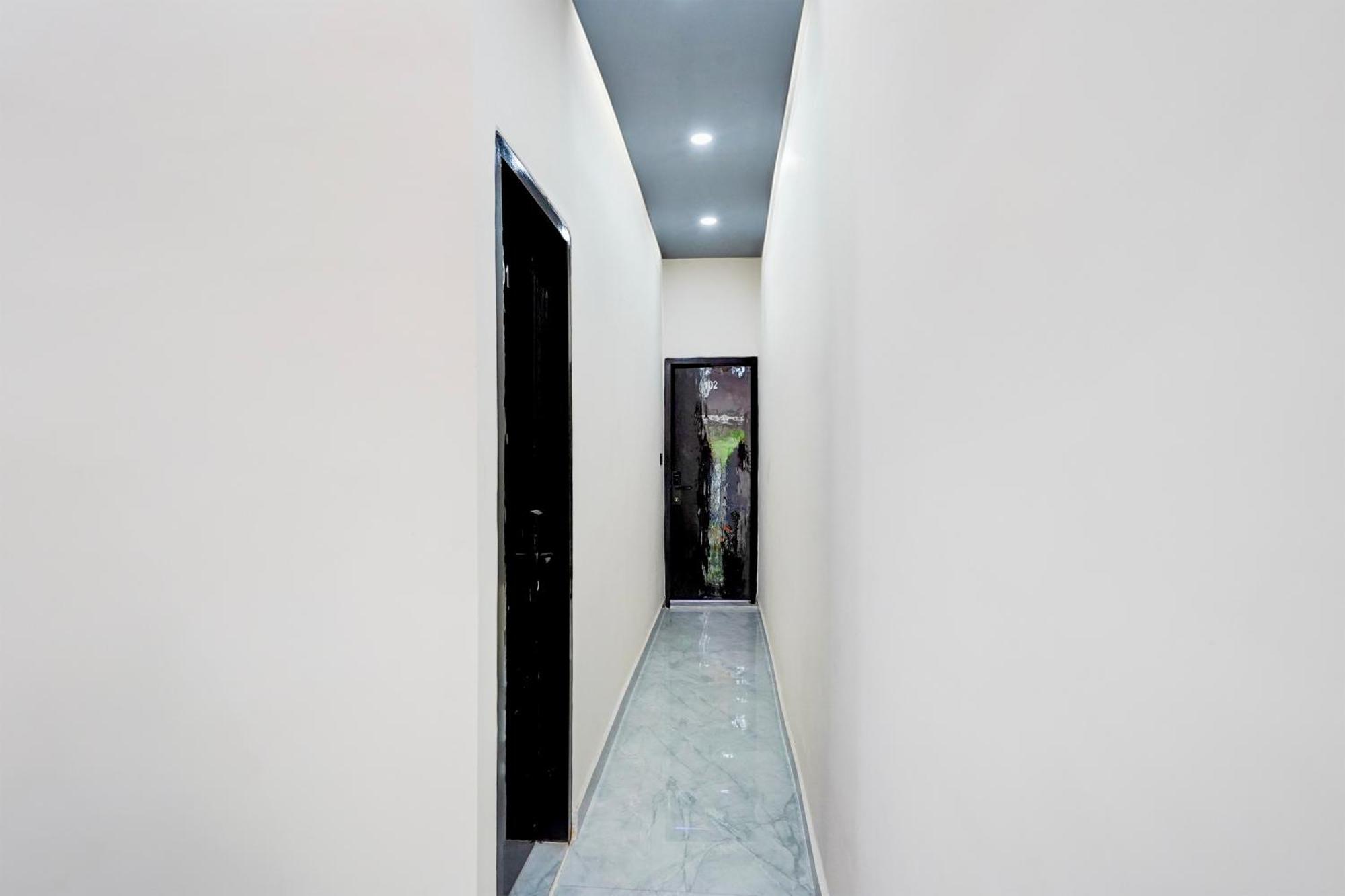 Hotel O Karan Residency Нью-Дели Экстерьер фото